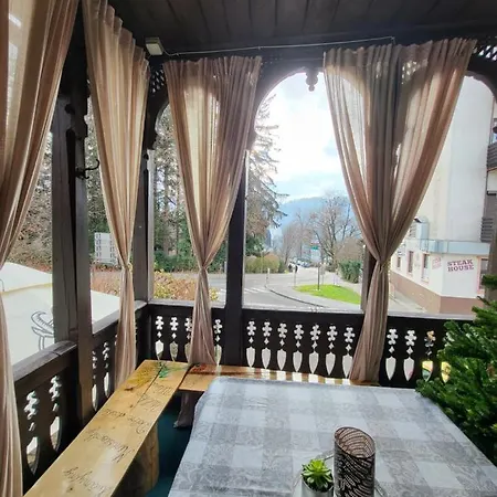 Bus Station Beds ホステル *