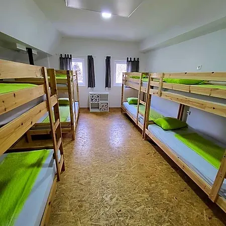 Bus Station Beds Hostal *