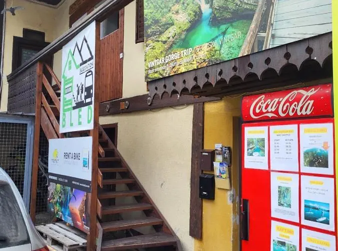 旅馆 Bus Station Beds *