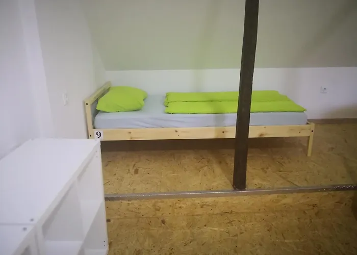 Bus Station Beds 블레드